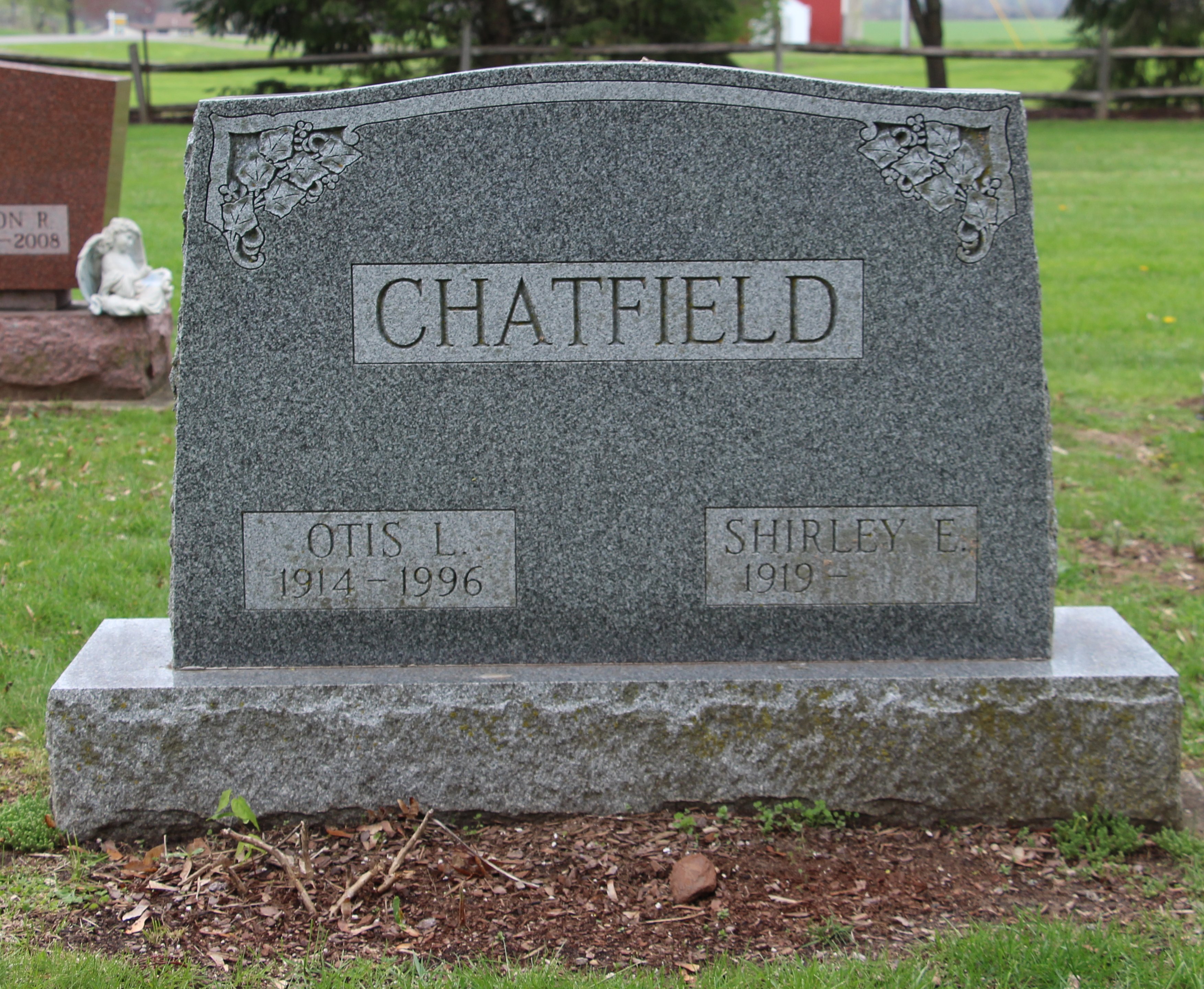 CHATFIELD Otis Lavern 1914-1996 grave.jpg